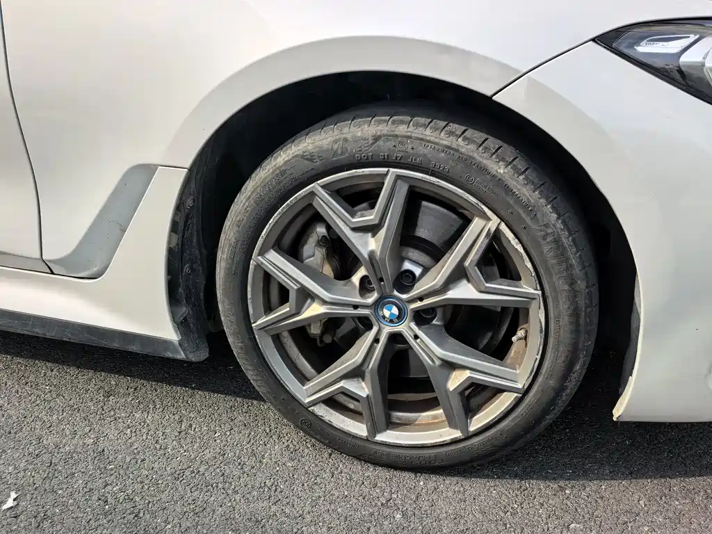 BMW i3 — миниатюра 9