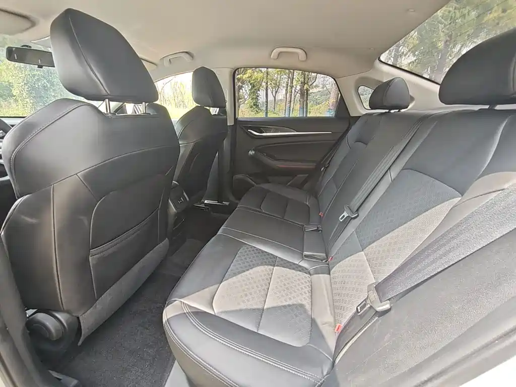 Changan Eado New Energy — миниатюра 7