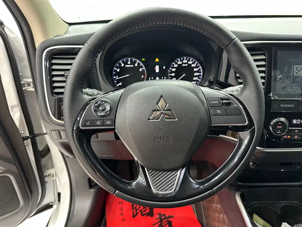 Mitsubishi Outlander — миниатюра 11