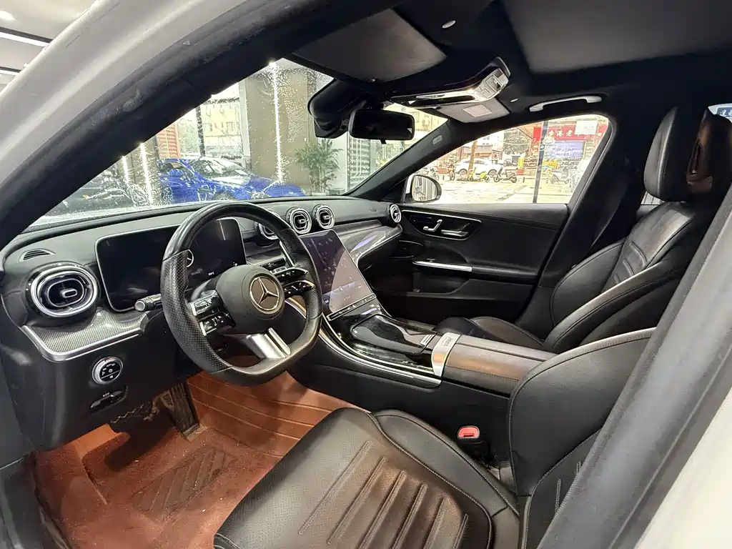 Mercedes-Benz C-Class — миниатюра 6