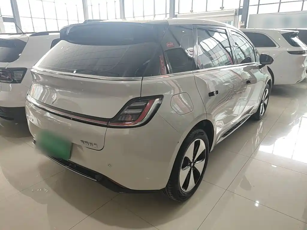 Baojun Yunduo — миниатюра 7