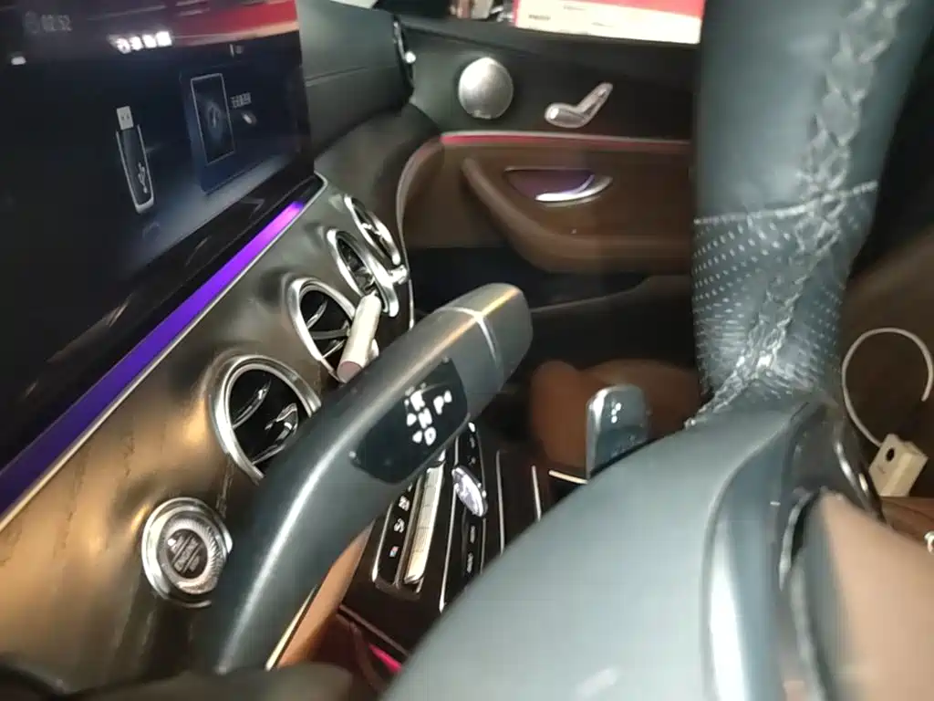 Mercedes-Benz E-Class — миниатюра 14