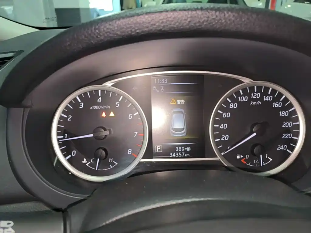 Nissan Tiida — миниатюра 12