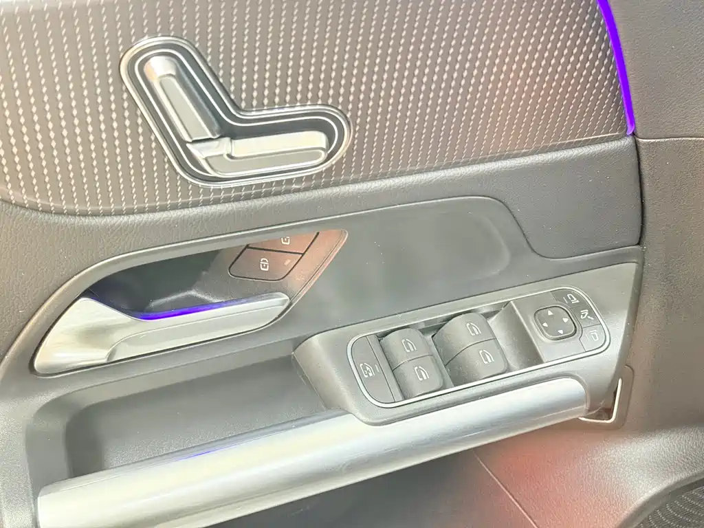 Mercedes-Benz EQA - фото 10