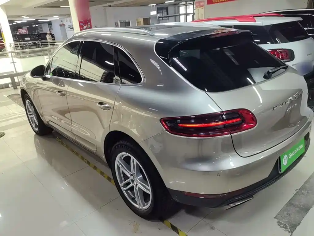Porsche Macan — миниатюра 5
