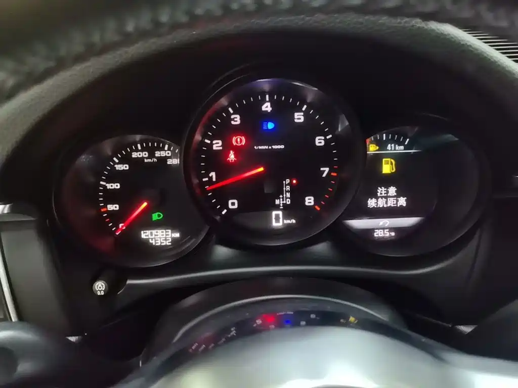 Porsche Macan — миниатюра 12
