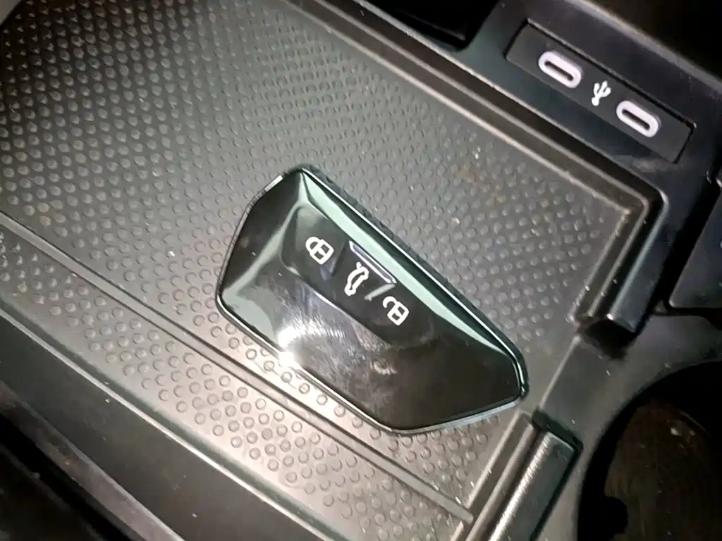 Volkswagen ID.4 X 2025 Smart