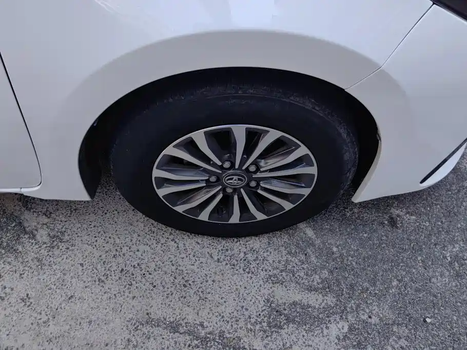 Toyota Corolla — миниатюра 6