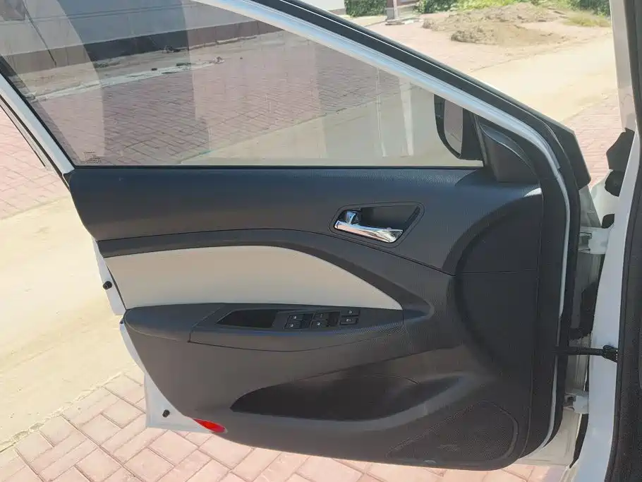 Changan V7 — миниатюра 7
