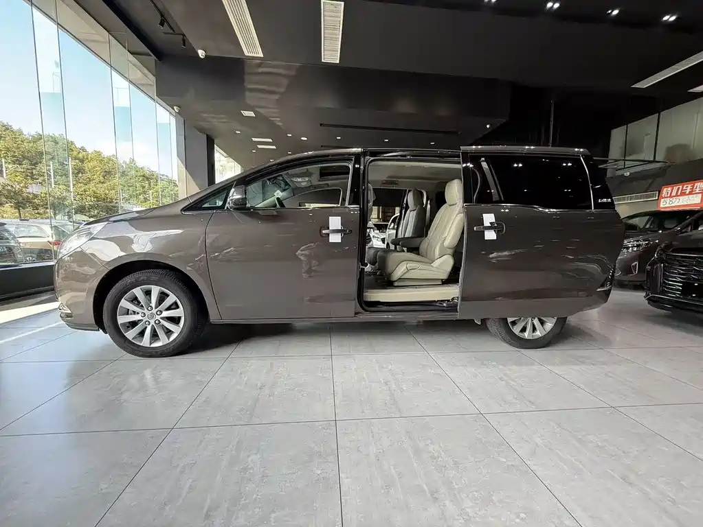 Buick GL8 2014 2.4L CT Luxury Comfort