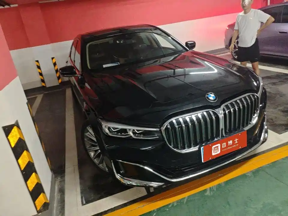 BMW 7 Series — миниатюра 7