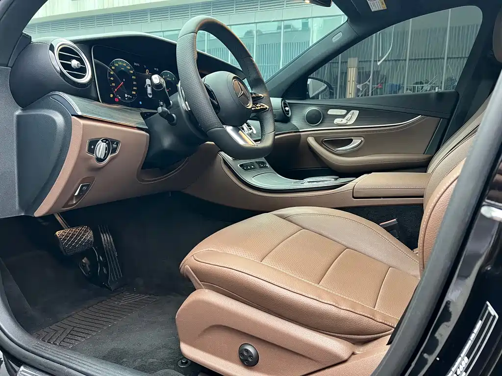 Mercedes-Benz E-Class — миниатюра 8