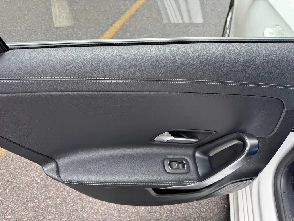 Mercedes-Benz A-Class — миниатюра 13