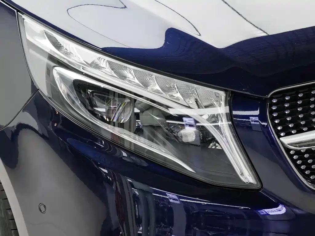 MERCEDES-BENZ V CLASS