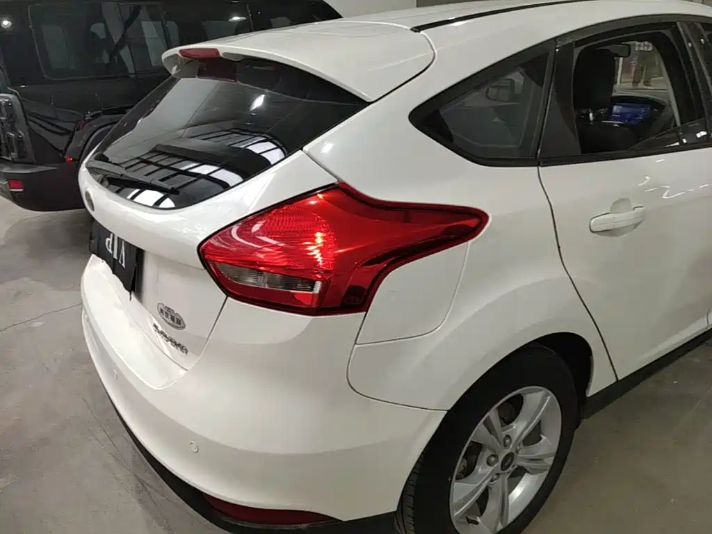 Ford Focus — миниатюра 8
