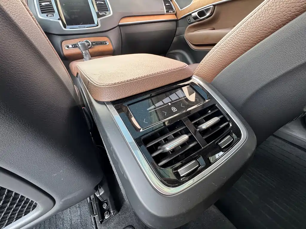 Volvo XC90 — миниатюра 15