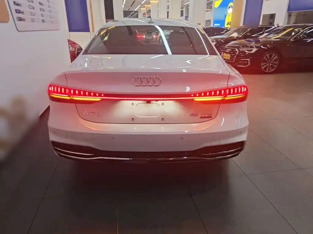 Audi A7L — миниатюра 6