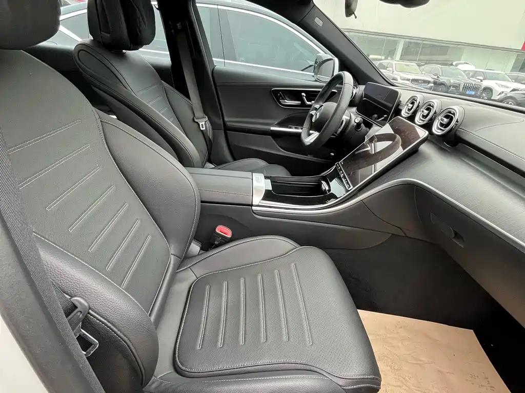 Mercedes-Benz C-Class — миниатюра 4