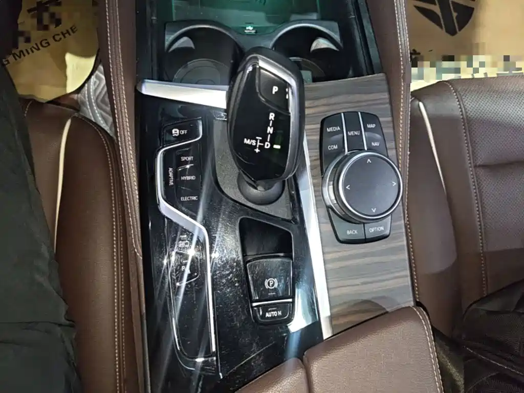BMW 5 Series New Energy — миниатюра 14