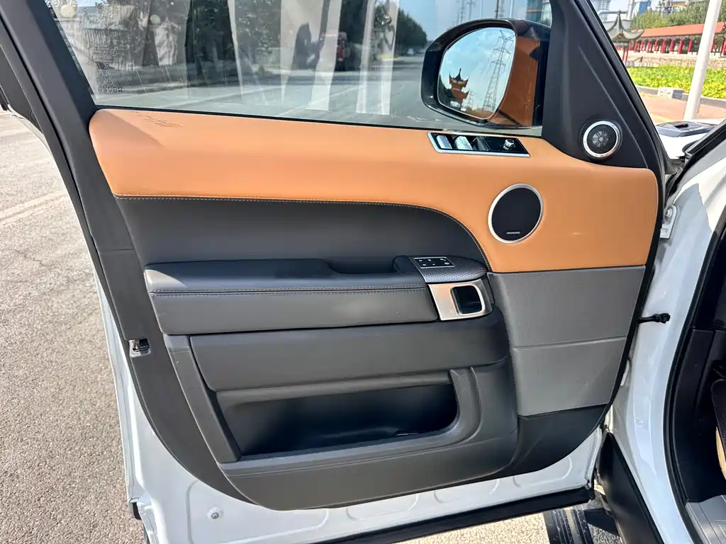 Land Rover Sport — миниатюра 4