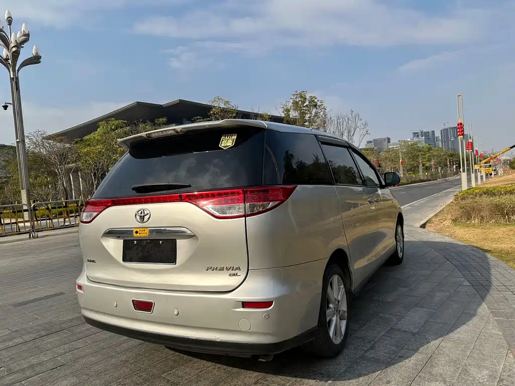 Toyota Previa — миниатюра 17