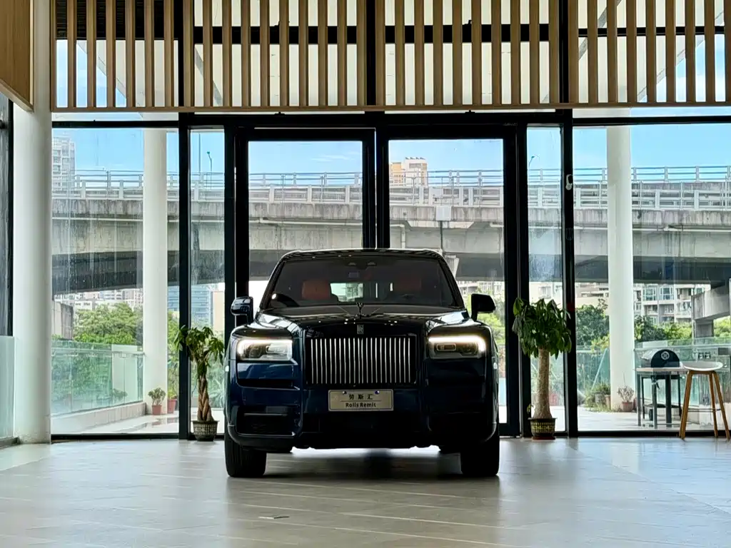 Rolls-Royce Cullinan — миниатюра 2