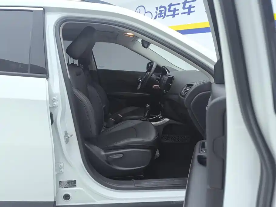 Jeep Compass — миниатюра 8