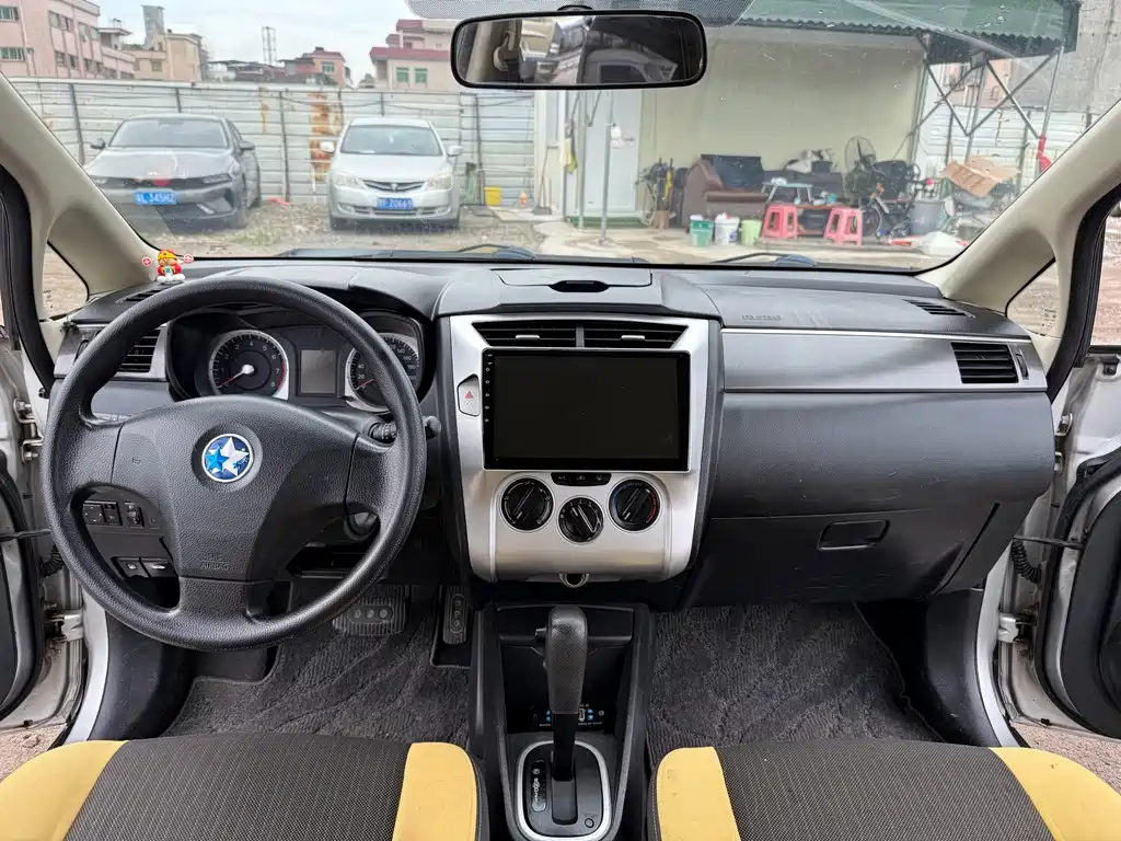 Venucia R50X — миниатюра 11