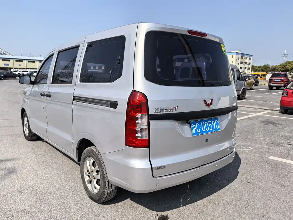 WULING WULING HONGGUANG V