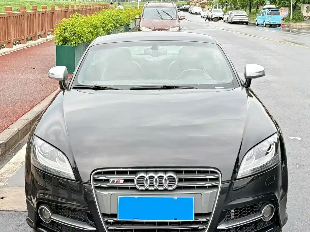 Audi TTS 2011 TTS Coupe 2.0TFSI quattro