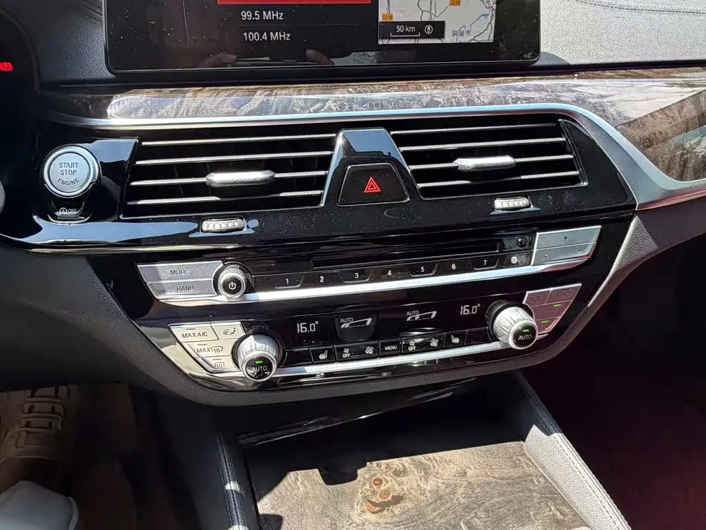 BMW 5 Series — миниатюра 16