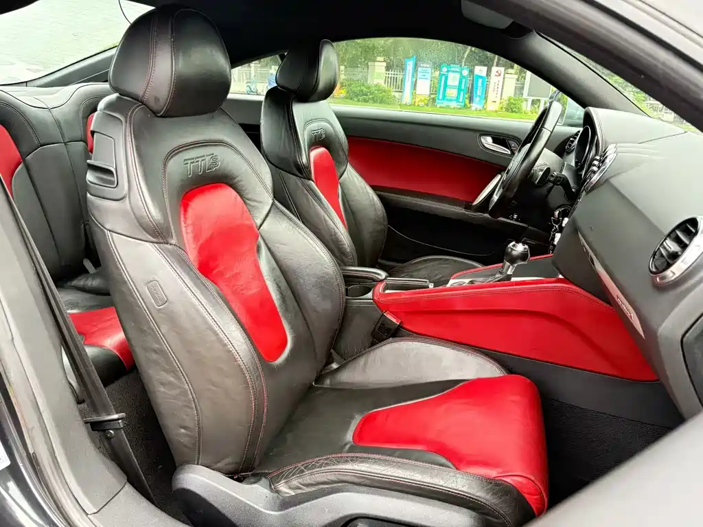 Audi TTS 2011 TTS Coupe 2.0TFSI quattro