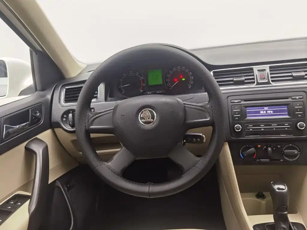 Skoda Rapid — миниатюра 11