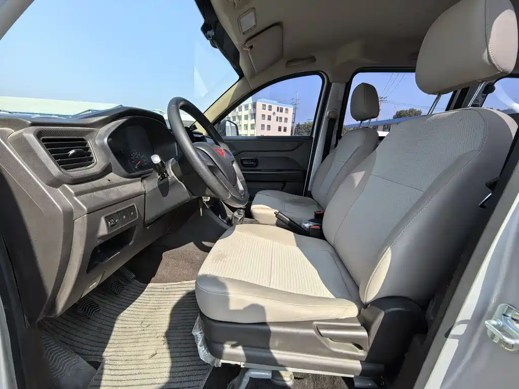 WULING WULING HONGGUANG V