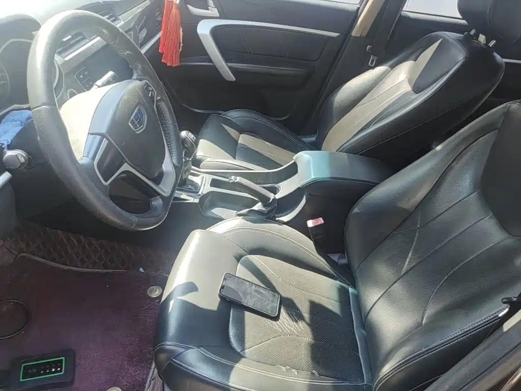 Geely Emgrand — миниатюра 15