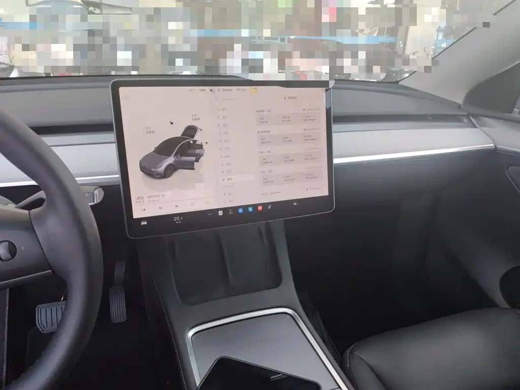 Tesla Model Y — миниатюра 9
