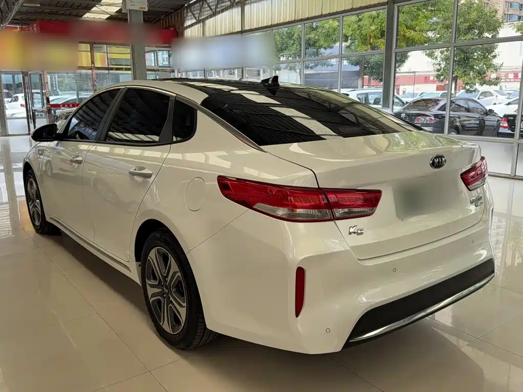 Kia K5 New Energy — миниатюра 8