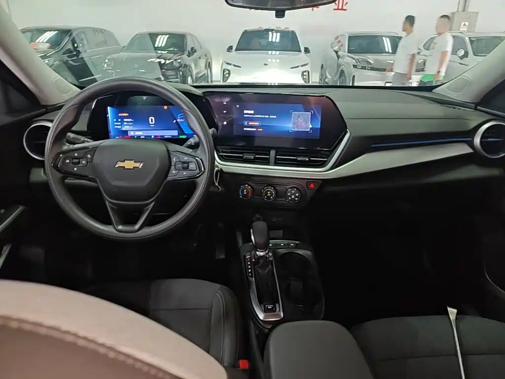 Chevrolet Seeker — миниатюра 10