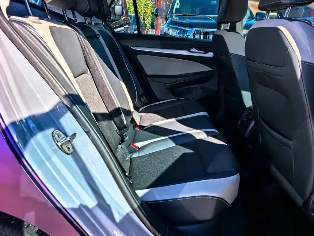 Volkswagen Golf — миниатюра 6