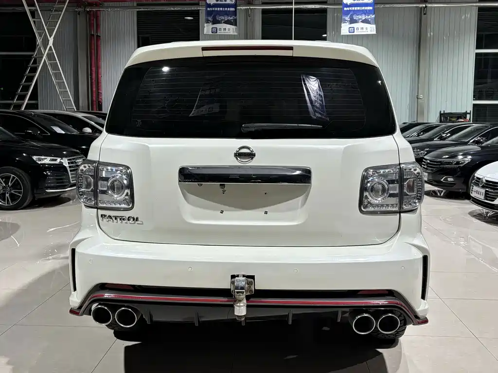 Nissan Patrol — миниатюра 5