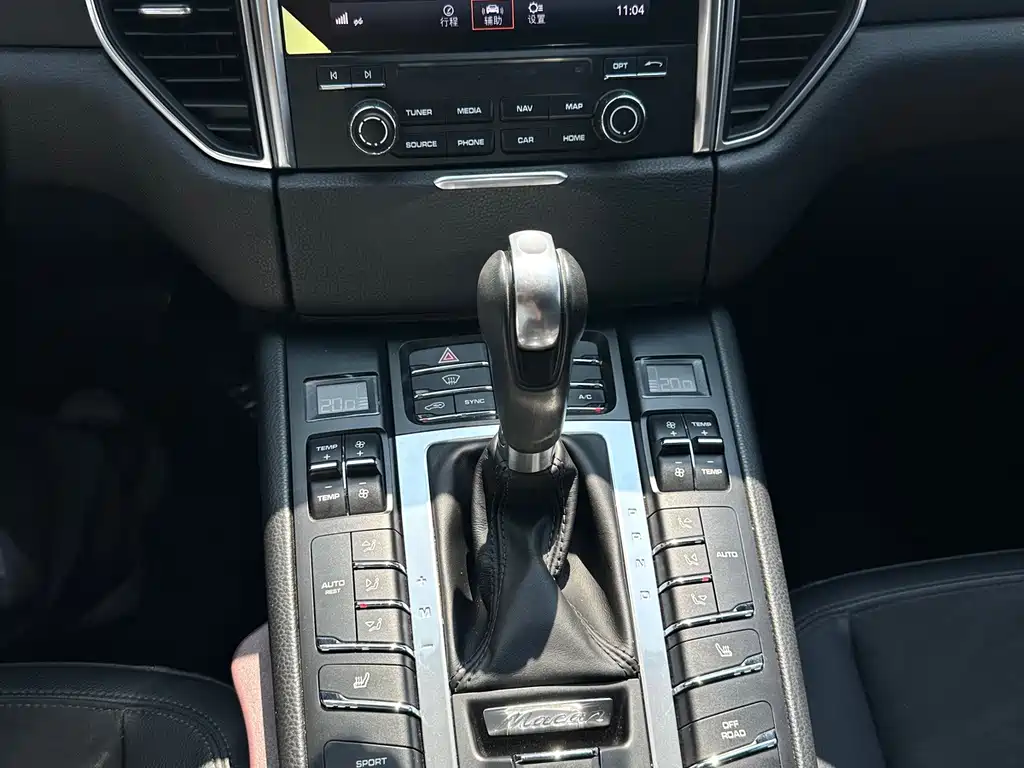 Porsche Macan — миниатюра 14