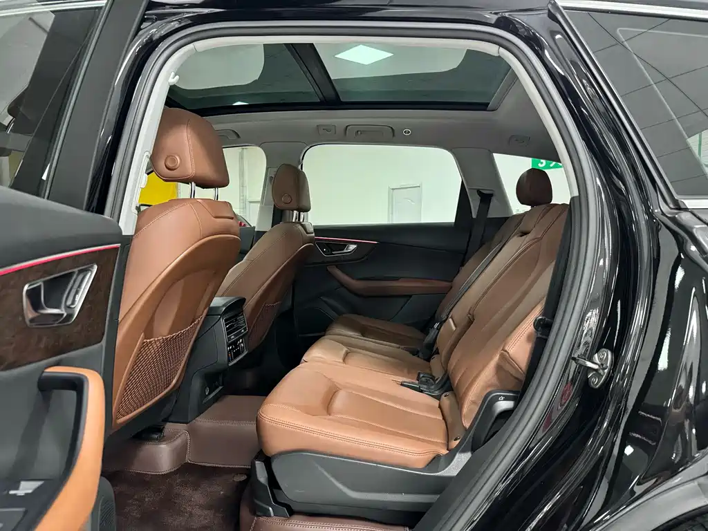 Audi Q7 — миниатюра 6