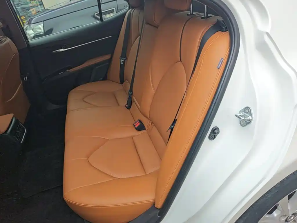 Toyota Camry — миниатюра 17