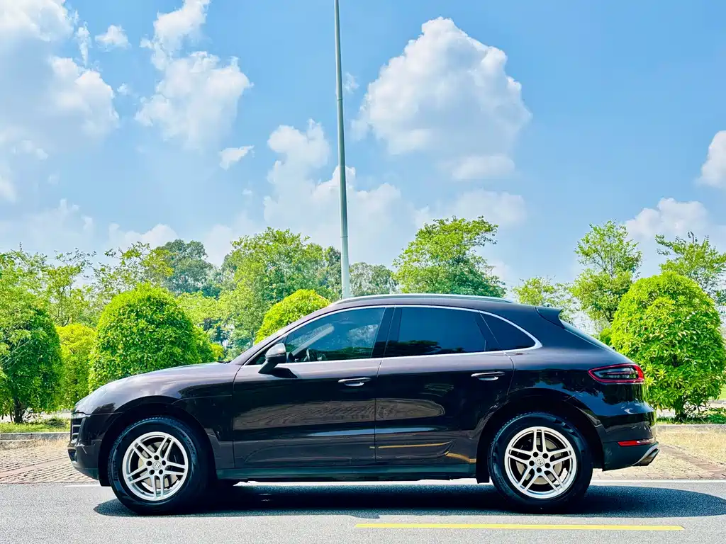 Porsche Macan — миниатюра 9