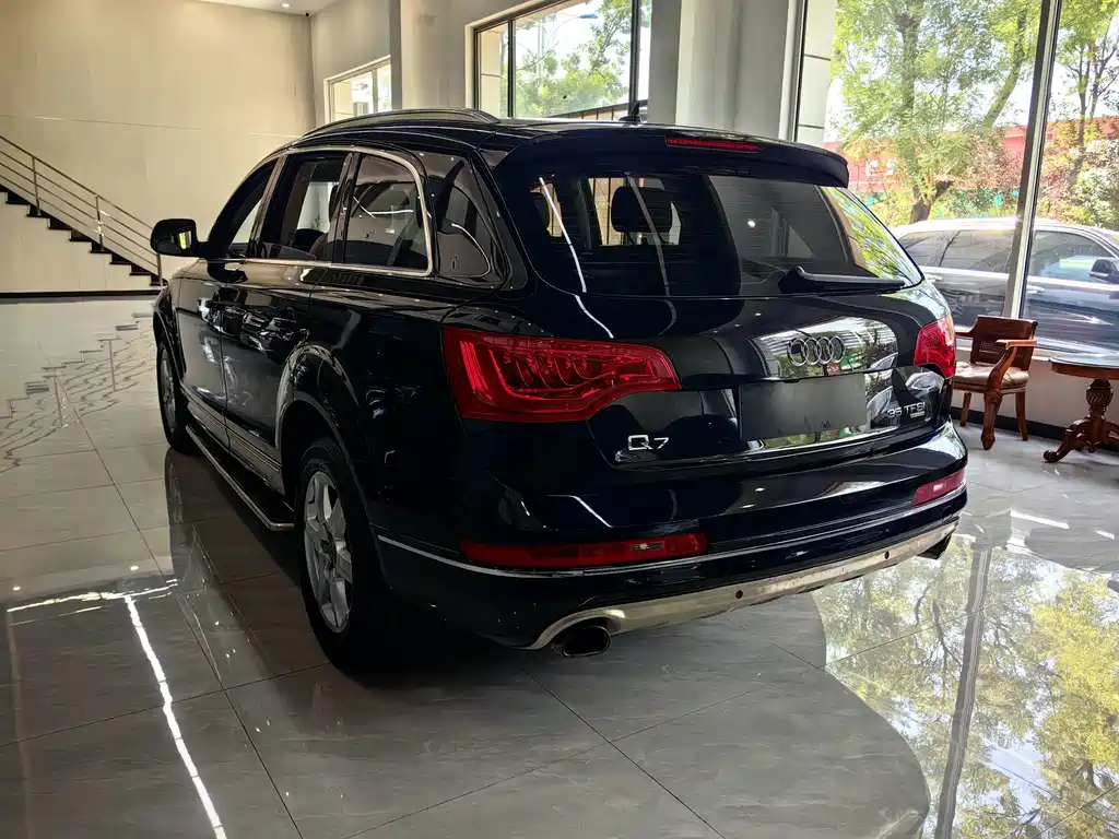 Audi Q7 — миниатюра 6