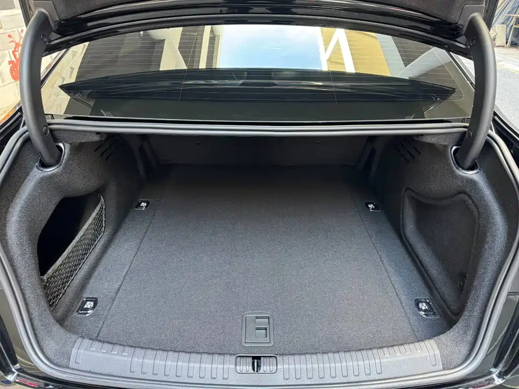 Audi A6L — миниатюра 8