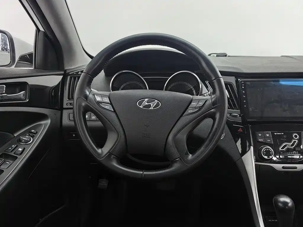 Hyundai Sonata — миниатюра 11