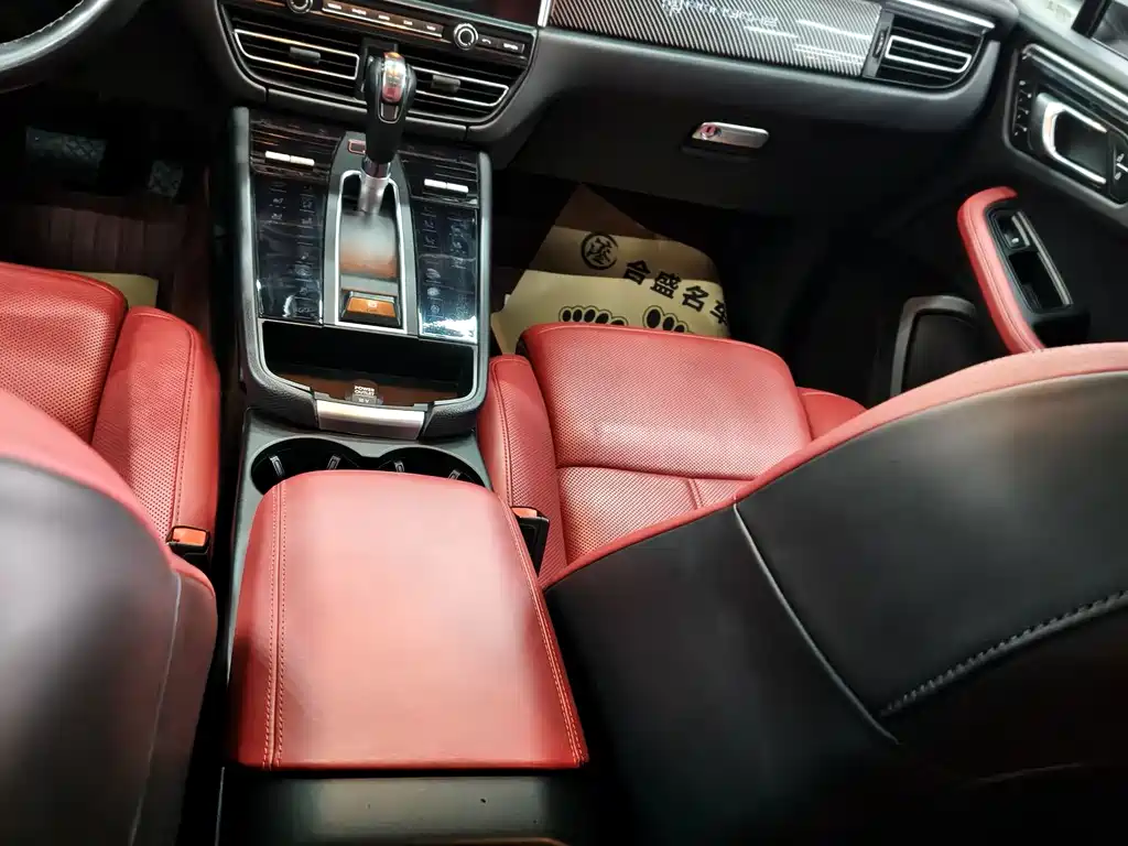 Porsche Macan — миниатюра 15