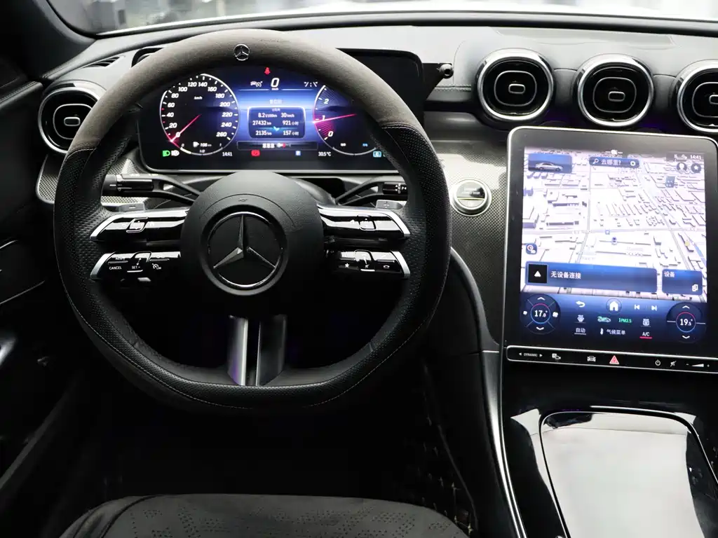 Mercedes-Benz C-Class — миниатюра 11