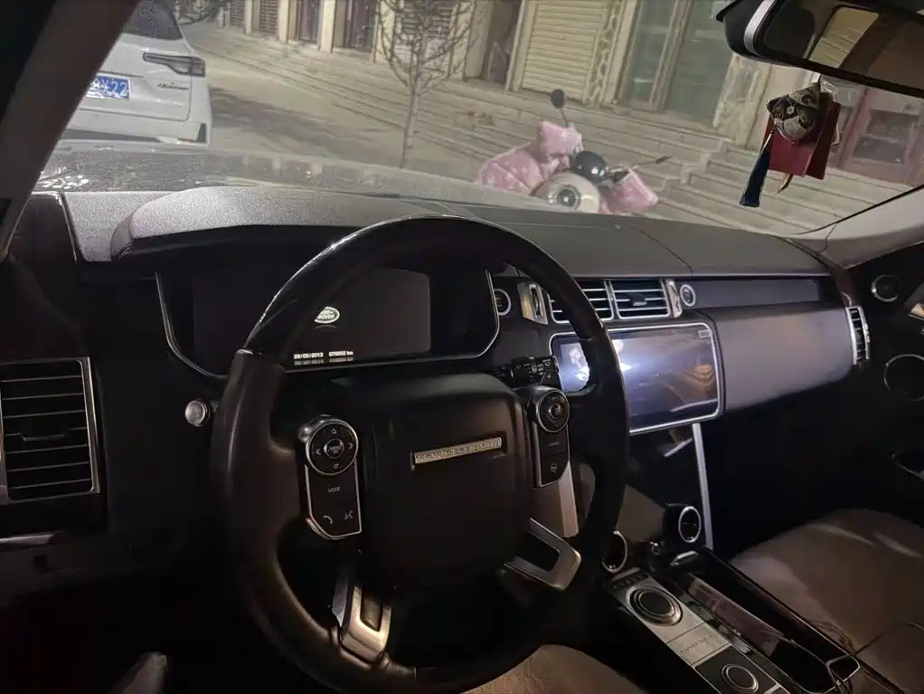 Land Rover Range Rover — миниатюра 10